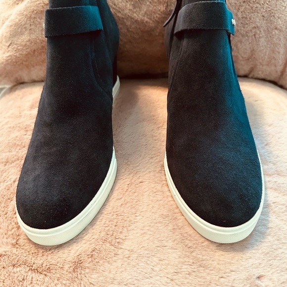 Linea Paolo Sneaker Wedge NWOT - Picture 4 of 4